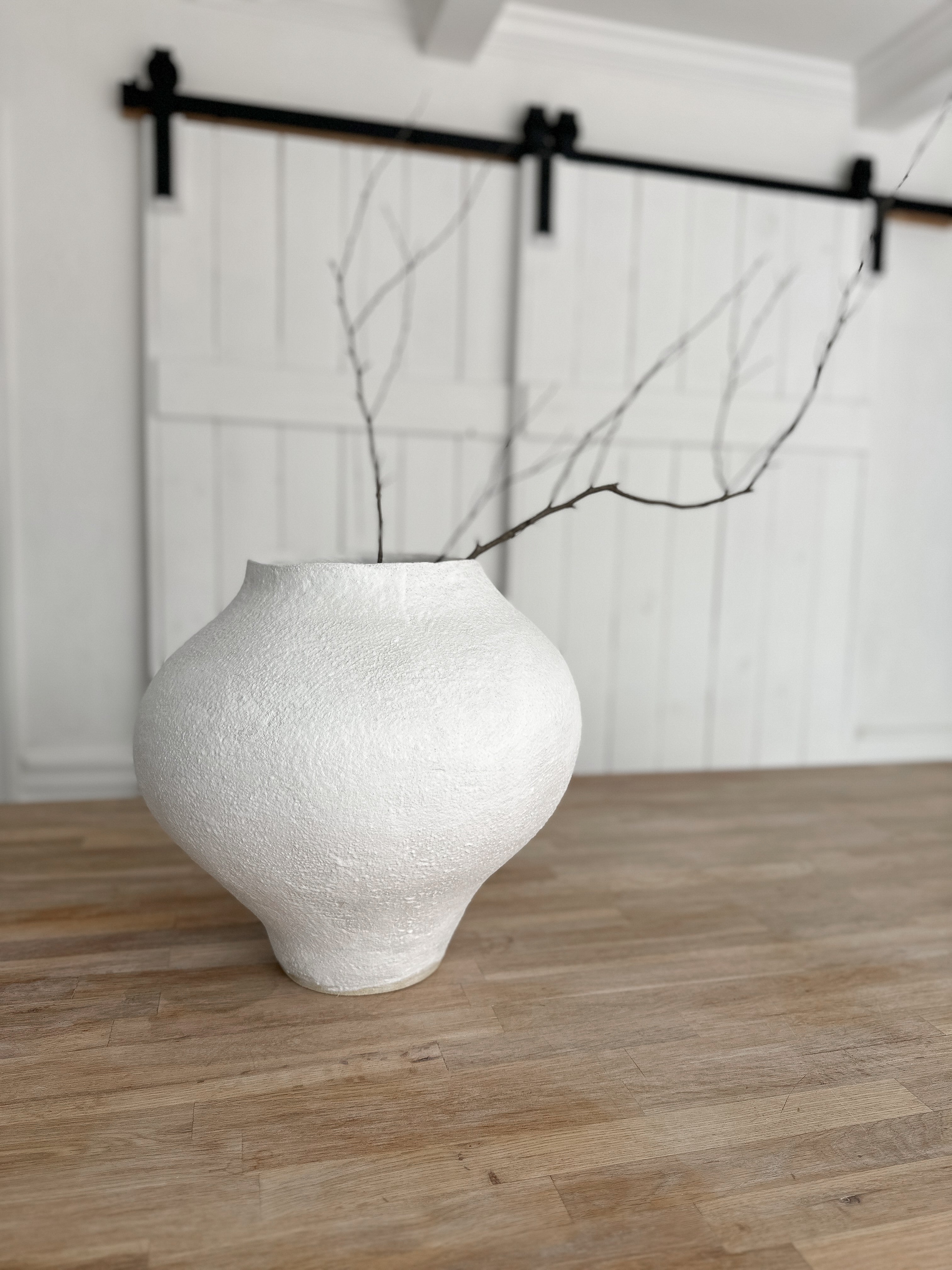 Large decorative ceramic vessel, fully glazed and water-tight inside